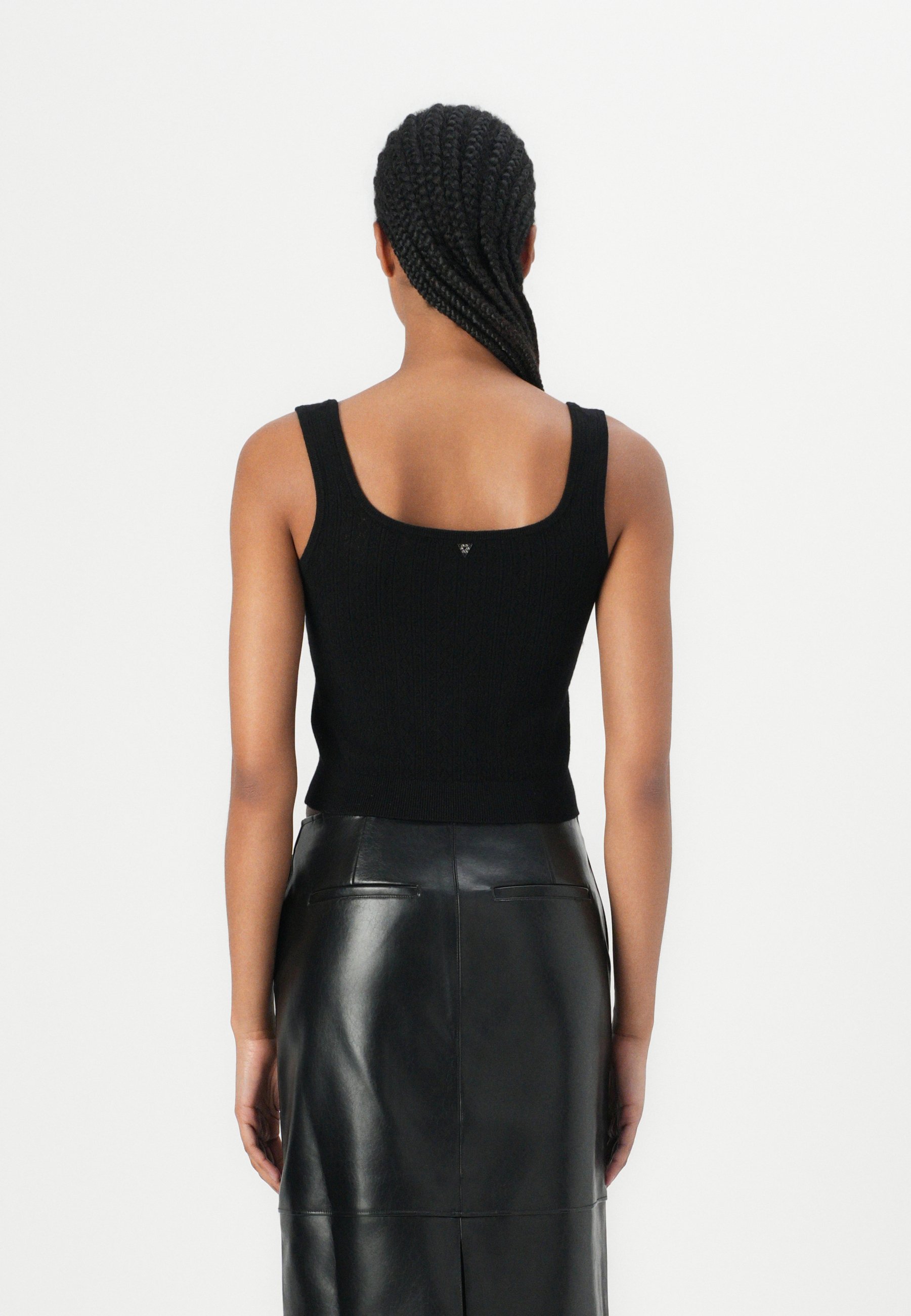 売れ筋商品|||ゲス Tシャツ レディース トップス LYLA TANK - Top - jet black Guess LYLA TANK - Top - jet black/nero - Zalando