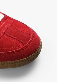 Scalpers MIKO - Zapatillas - red