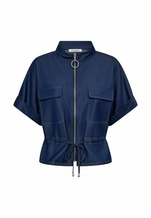 Jachetă scurtă din denim albastru închis, cu mâneci scurte, fermoar frontal cu ornament inelar, două buzunare la piept cu clapete și talie reglabilă cu șnur.