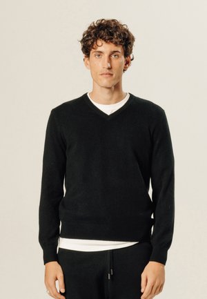 V NECK  - Strickpullover - noir