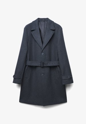 Cappotto di lana grigio scuro con vita a cintura, rever a std, chiusura a doppio bottone e tasche laterali; presenta una fodera liscia.