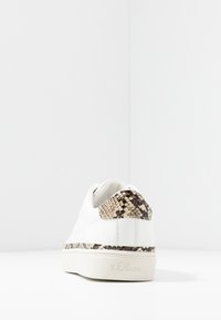 s.Oliver Trainers - white