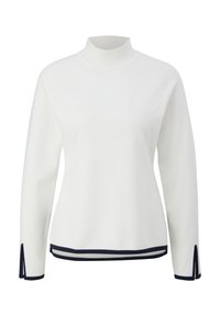 Vitt långärmad tröja med högt krage, marinblå kant vid fållen och slitsar på ärmarna, enkel och figurnära design.