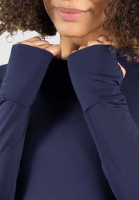 Smilodox LONGSLEEVE LORIE - Langærmet T-shirt - dunkelblau