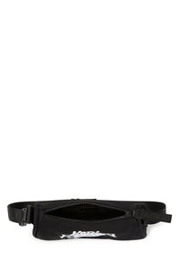 Černá nylonová taška na pás s přední kapsou na zip. Obsahuje bílou potisk s logem a nastavitelný popruh pro přizpůsobené nošení. Hladká textura.