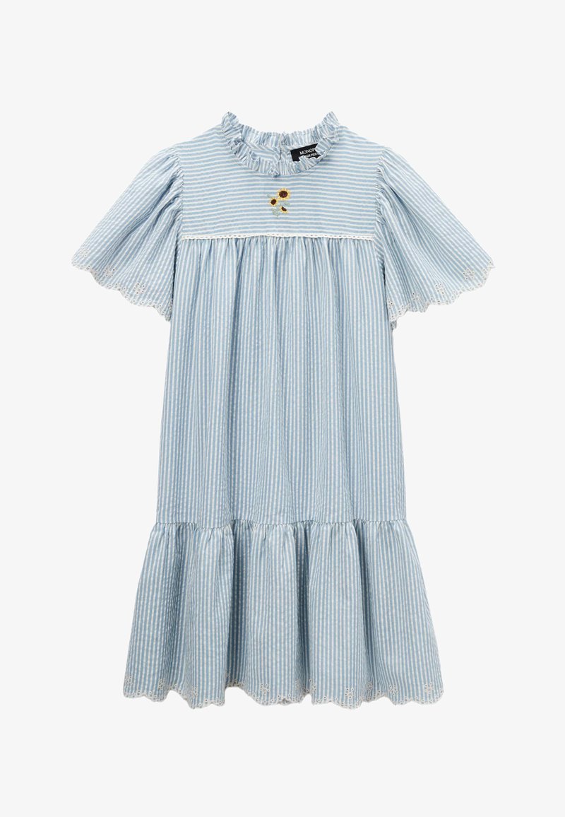 Robe rayée bleu clair et blanc avec col à volants, manches courtes évasées, tournesols brodés sur la poitrine et ourlet festonné.