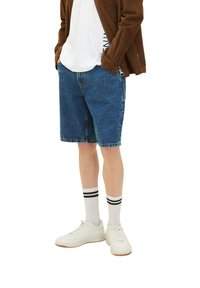 TOM TAILOR DENIM LOOSE FIT - Jeansshorts - clean mid stone blue denim