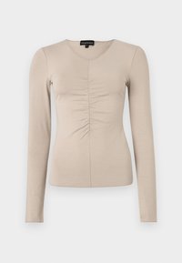 Kijelölve, cappuccino