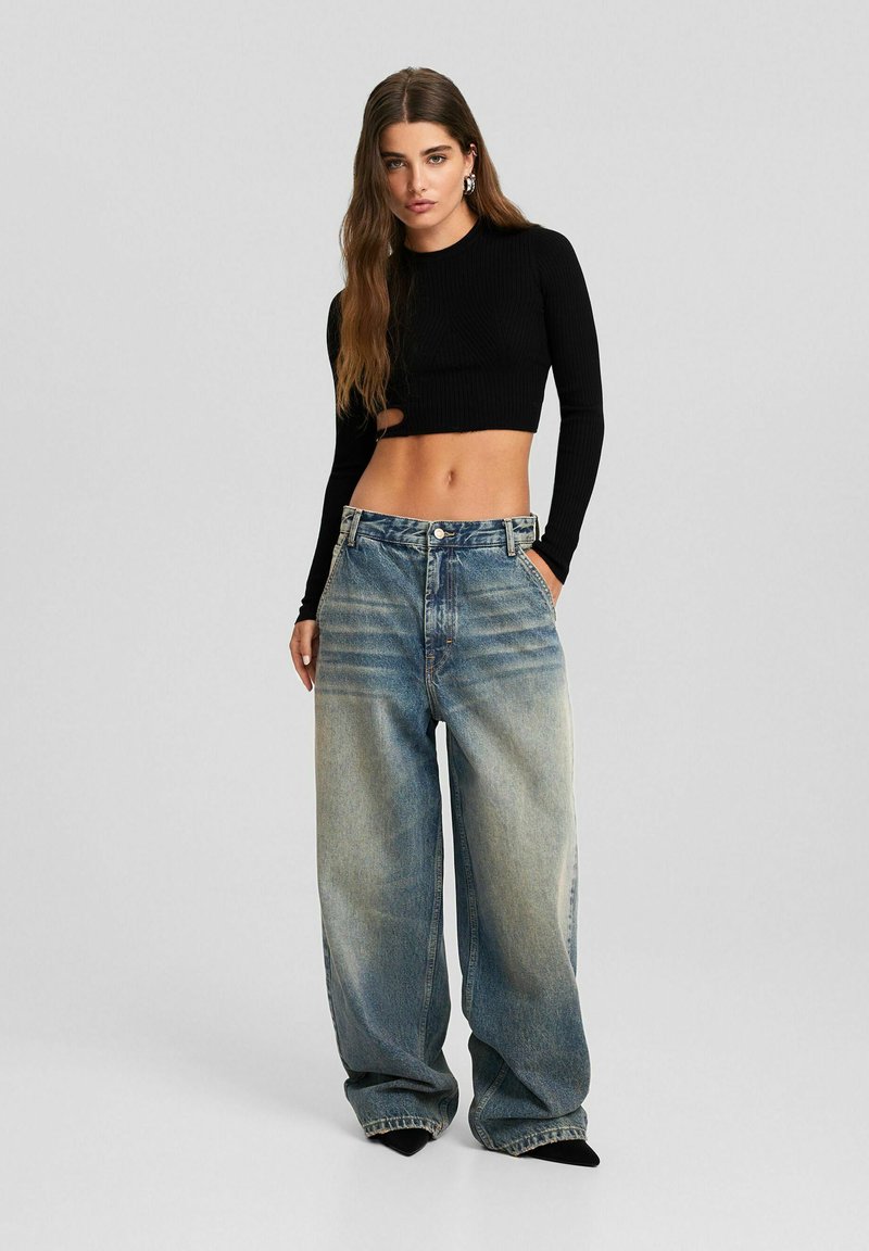 Bershka Relaxed fit jeans lichtblauw Bershka Relaxed fit jeans lichtblauw