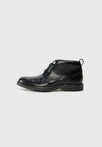 Clarks - ALDWIN CHUKKA - Lace-up ankle boots - black Thumbnail Image 1