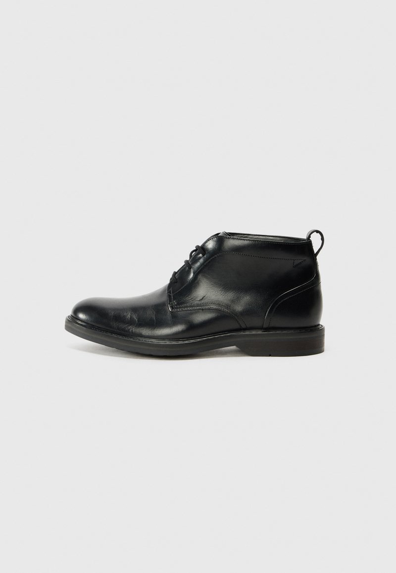 Clarks - ALDWIN CHUKKA - Lace-up ankle boots - black, Enlarge