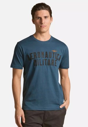 LOGO IN FELTRO - T-shirt con stampa - blu avio
