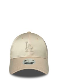 Beige verstellbare Damenmütze mit LA-Logo, verziert mit Strasssteinen auf der Vorderseite und einem gebogenen Schirm.