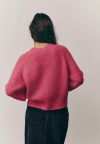 Next REGULAR FIT-GEM BUTTON - Vesta na kopčanje - pink bright