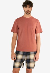 Unselected, orange stone check