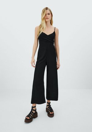 AUSSCHNITT IN WICKELOPTIK - Jumpsuit - black