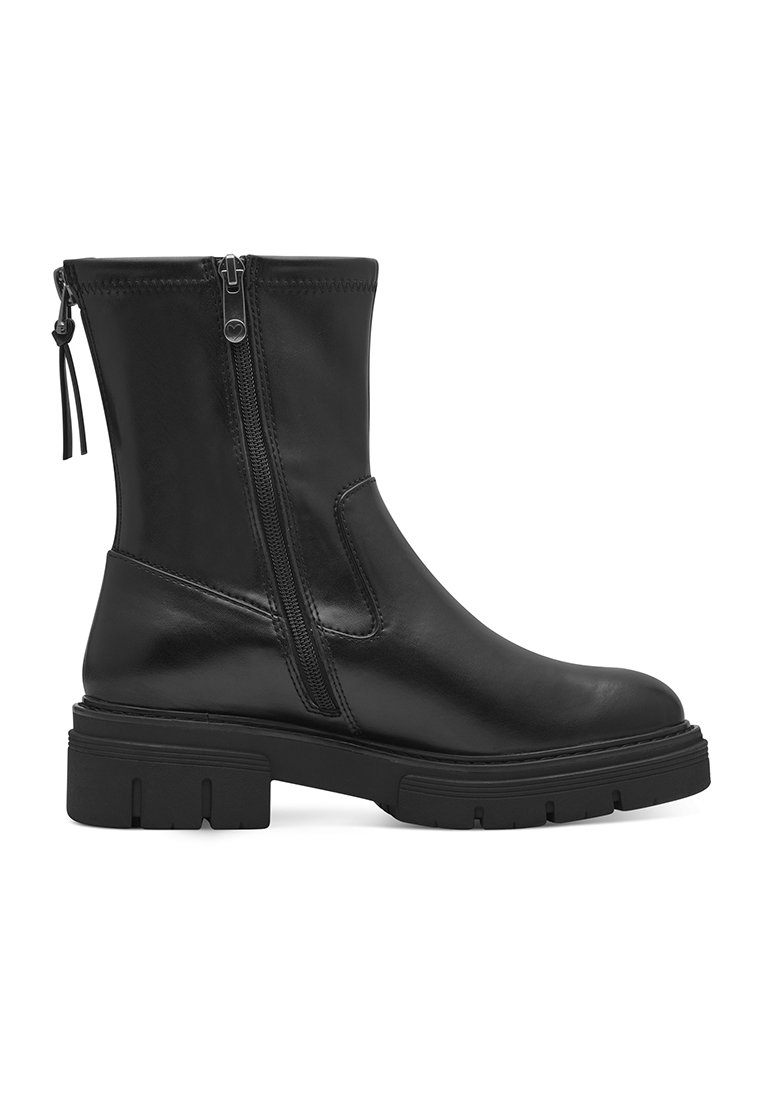 Schwarze Lederknöchelstiefel mit runder Zehenpartie, zwei seitlichen Reißverschlüssen, strukturiertem Obermaterial und einer derben Gummisohle mit horizontalen Rillen.