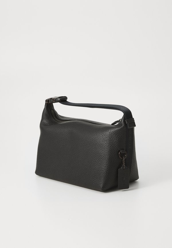 TRAVEL KIT WITH SPEED CLIP - Wash bag4