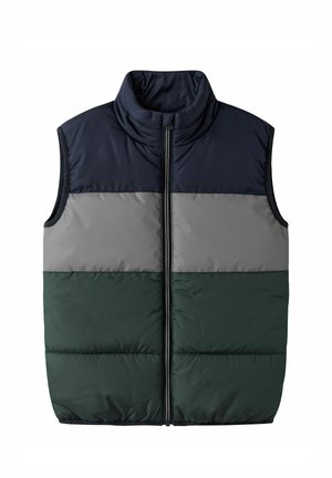 Gilet imbottito senza maniche con blocchi di colore orizzontali in blu scuro, grigio e verde scuro, dotato di cerniera frontale e collo alto.