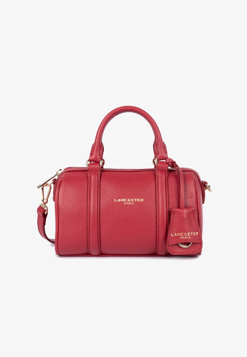 Borsa a mano in pelle rossa con finitura testurizzata, dotata di due manici superiori, di una tracolla staccabile e di dettagli con logo dorato.