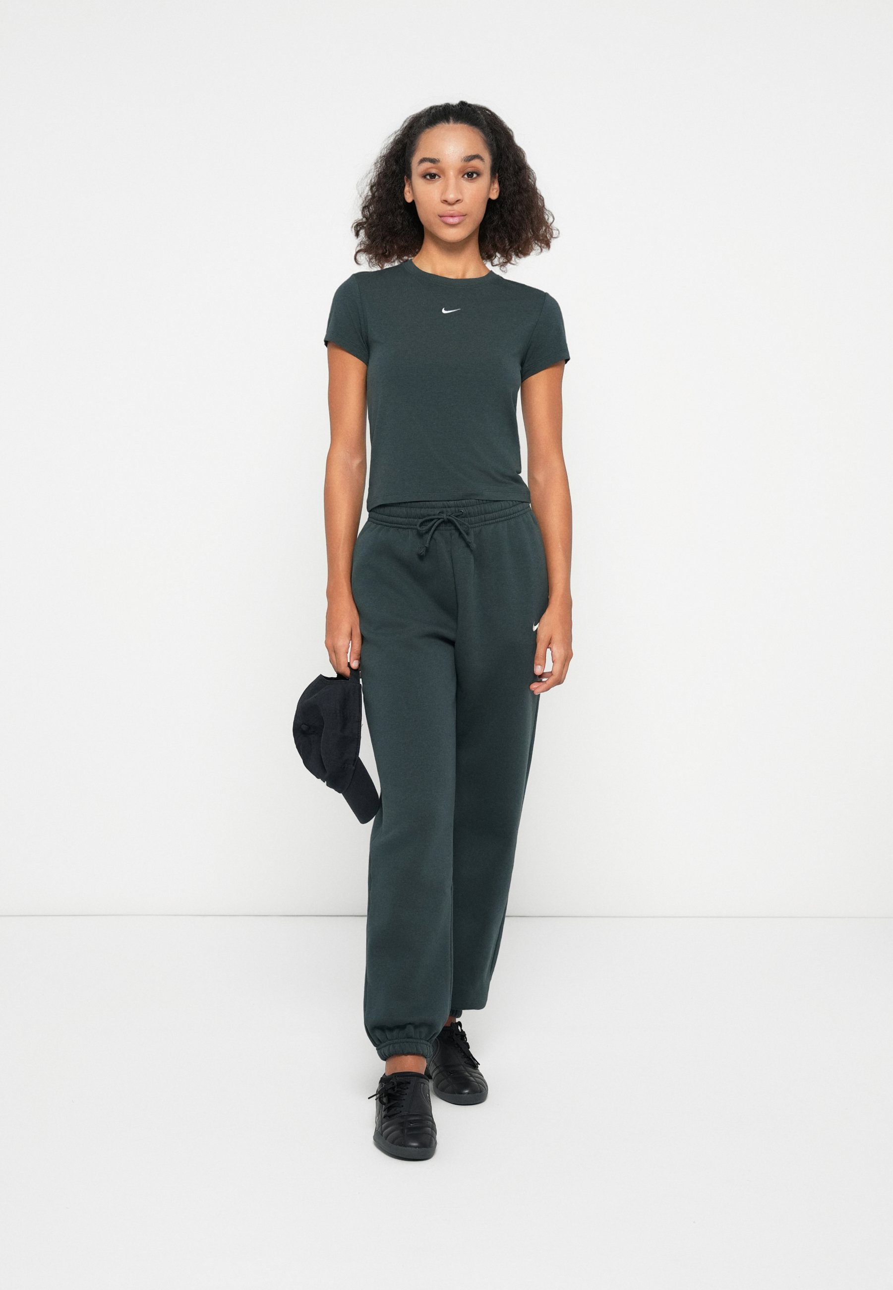 olive green nike jogging suit women