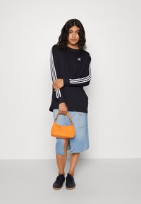 adidas Originals Hosszú ujjú felső - black