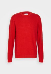 Roter Strickpullover mit langen Ärmeln, Rundhalsausschnitt und gerippten Bündchen. Verfügt über einen strukturierten Stoff. Schlichtes Design, keine sichtbaren Muster oder Akzente.