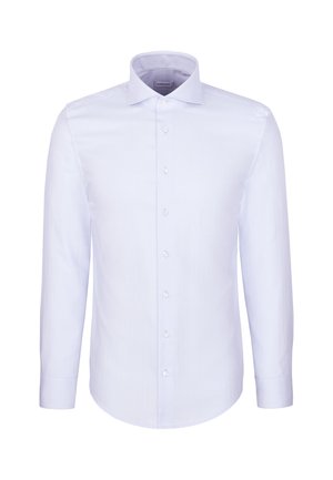 Chemise blanche à manches longues avec col pointu et boutons sur le devant, présentée sur un fond blanc uni.