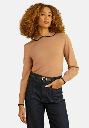 Pulóver - camel crochet tipped