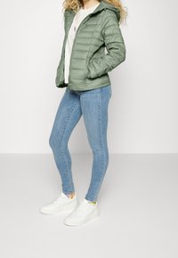 ONLY Allvädersjacka - green