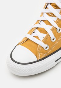 Converse Vysoké tenisky - yellow