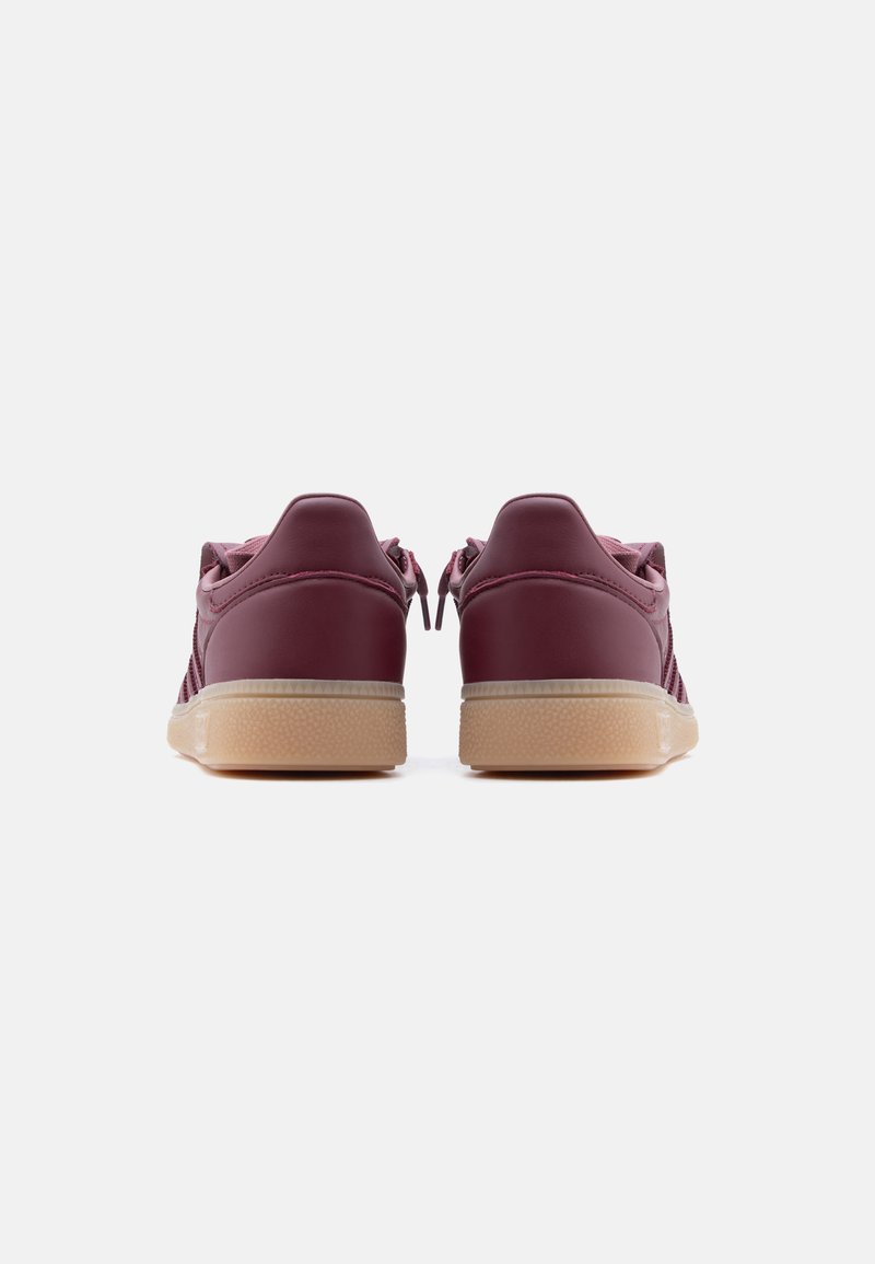 adidas Originals HANDBALL SPEZIAL - Tenisky - shadow red/maroon/quiet crimson