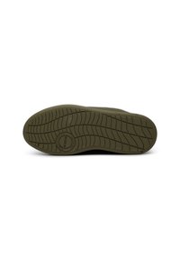 Olivgrön sneaker sula med texturerat gummitråd, med en cirkulär logotyp som säger "Scandinavian Wooden Sneakers." Slät, hållbar material.