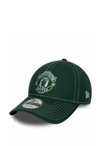 Grüne Baseballmütze mit dem Manchester United-Logo, in Weiß gestickt. Strukturiertes Design mit gebogenem Schirm und verstellbarem Riemen.