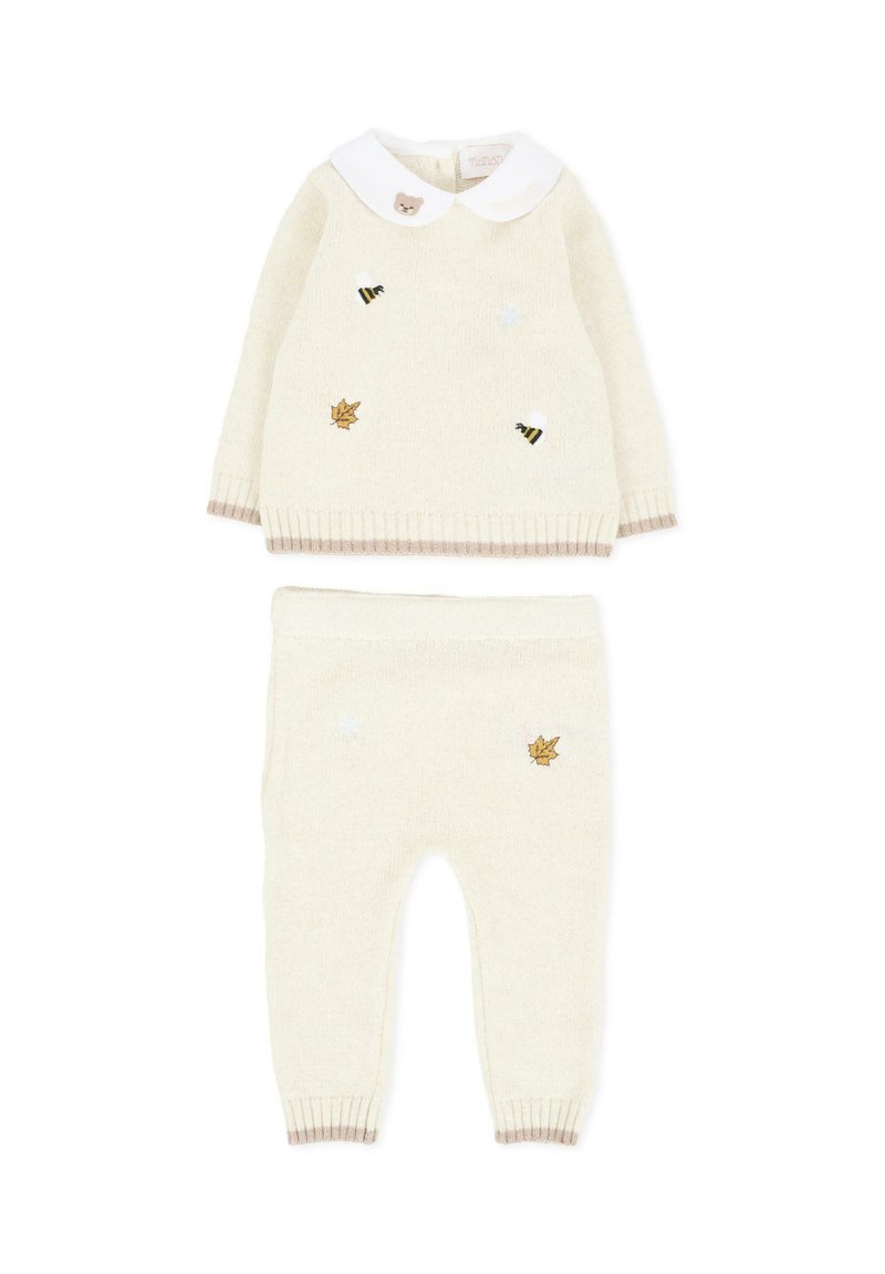 Ensemble pour nourrissons en tricot comprenant un pull crème avec un col blanc et des motifs brodés de abeilles, feuilles et un ours ; pantalon crème assorti.