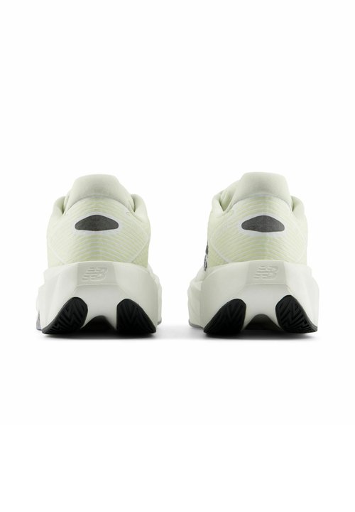 New Balance FuelCell Rebel Bungee Lace Little Kid 'Pistachio Butter' — foto 3