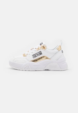 Trainers - white