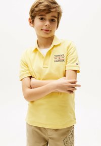 Tommy Hilfiger LOGO EMBROIDERY - Poloshirt - citronella