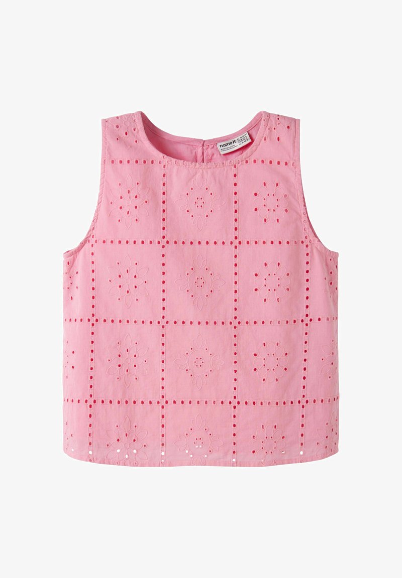 Haut sans manches rose avec motif en grille carrée de découpes florales brodées et col rond avec fermeture par bouton au dos.