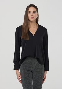 Terranova CATDA COREANA CHIUSA - Camicetta - nero