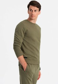 Ombre SET  - Trainingsanzug - olive