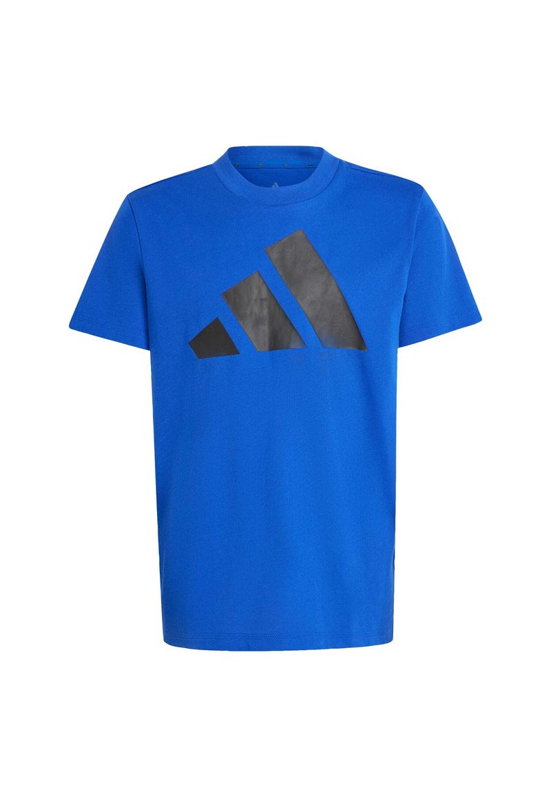 Camiseta de algodón azul con un gran logo triangular negro en el frente. Las manga cortas y el cuello redondo completan el diseño.