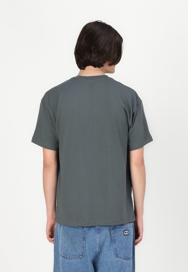 IDENTITY - Basic T-shirt4