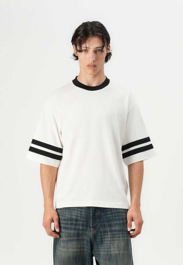 JCORETREAT CONTRAST STRIPE - Print T-shirt - cloud dancer