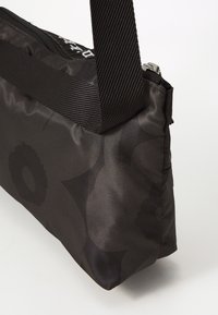 Marimekko NEAT CROSSBODY UNIKKO - Torba preko tijela - dark grey