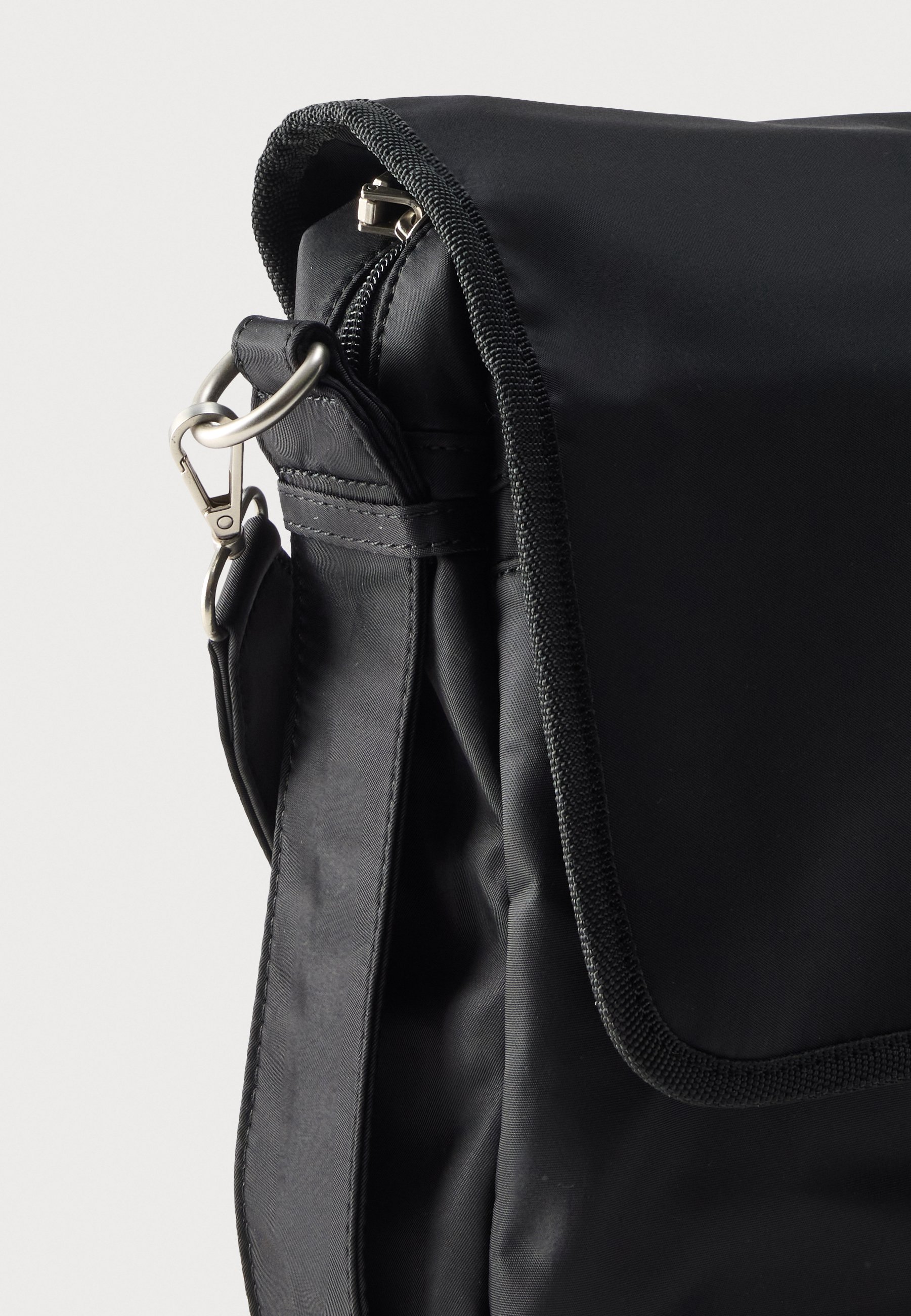 NN.07 PORT BUMBAG UNISEX - Bum bag - black - Zalando.co.uk