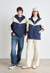 Tommy Jeans GAME DAY CHICAGO POPOVER UNISEX - Tuulejope - dark ink