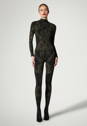 Un bodysuit noir et or à manches longues, présentant un motif damassé tourbillonnant, une texture chatoyante et un col montant, conçu pour un look ajusté.