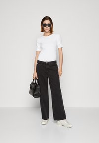 GAP Základné tričko - fresh white