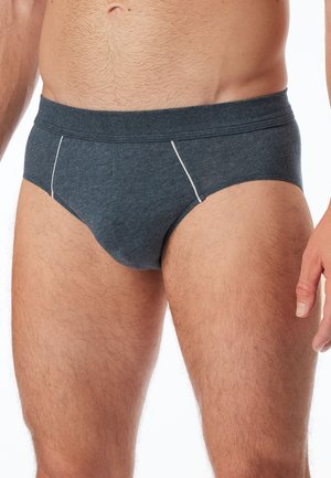Herren-Slip-Underwäsche aus dunkelgrauer Baumwolle, mit einem weichen, elastischen Bund und weißen Nähten an den Seiten.